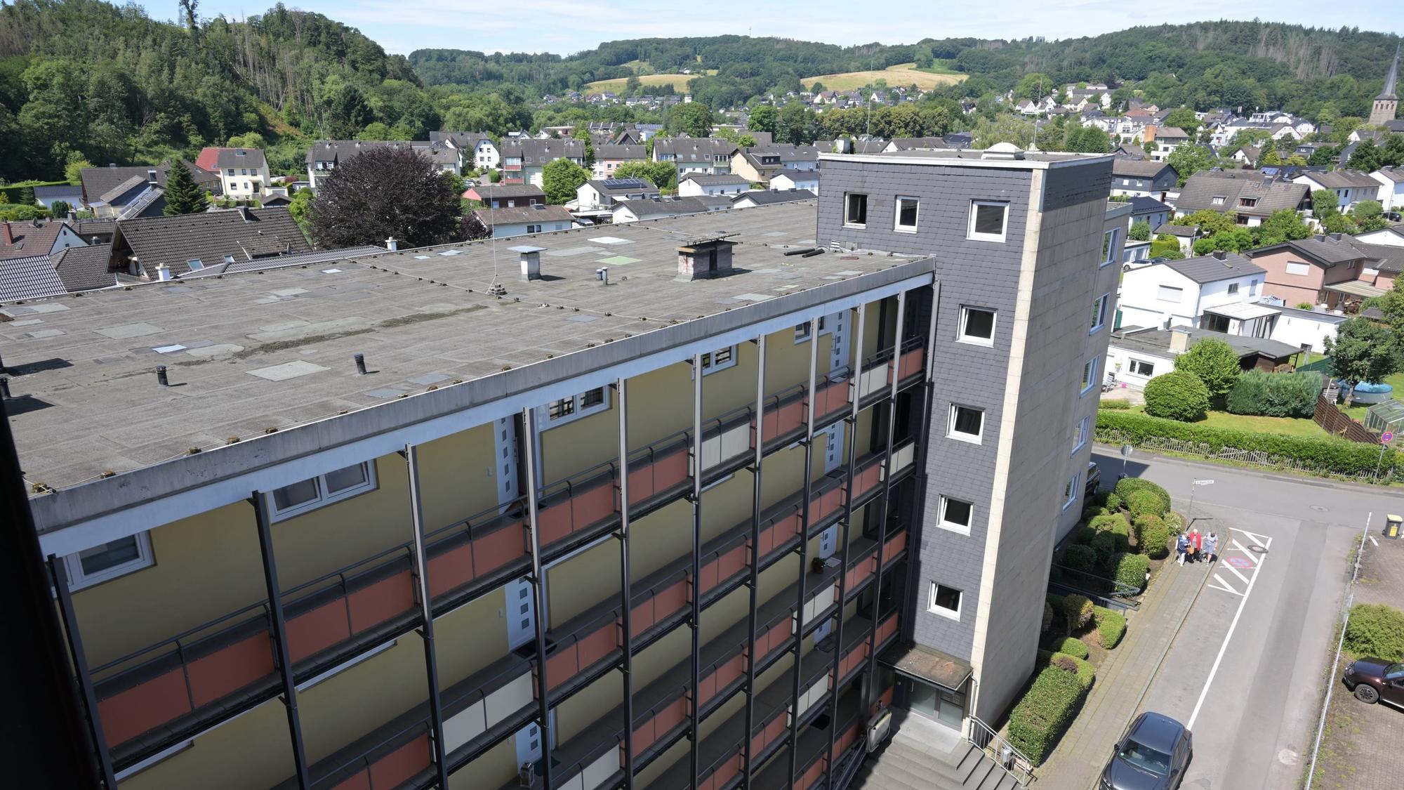 Vom Dach des Overather „Hochhauses“ kann man über den Ort schauen.