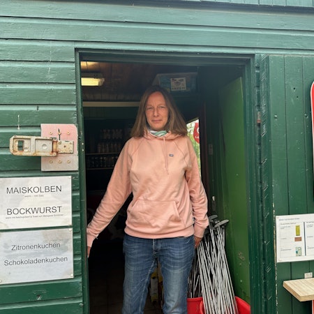 Minigolfplatz Rodenkirchen, Besitzerin Tanja Hültenschmidt (45)