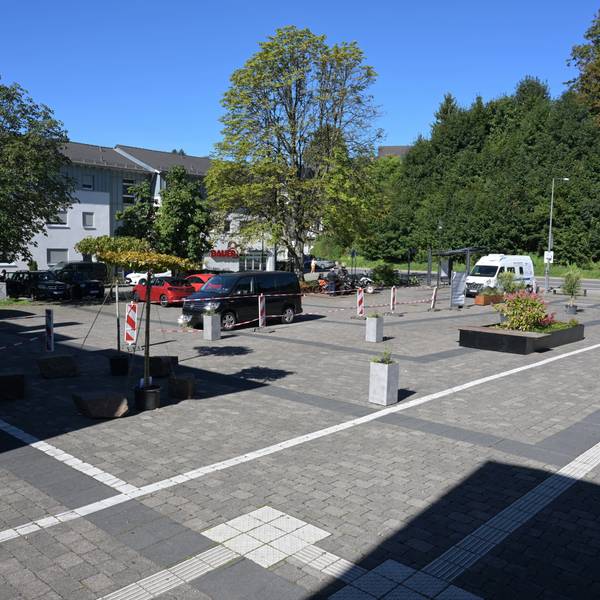 Das Foto zeigt den Karlheinz-Stockhausen-Platz in Kürten