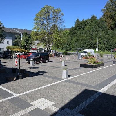 Das Foto zeigt den Karlheinz-Stockhausen-Platz in Kürten