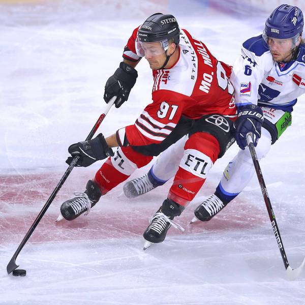 Vergangene Saison noch Gegner und nun Teamkollegen: Haie-Kapitän Moritz Müller (l.) und Parker Tuomie.