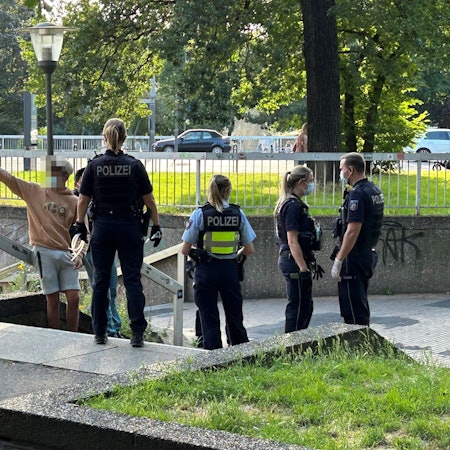 Am Ebertplatz wurden junge Verdächtige kontrolliert.