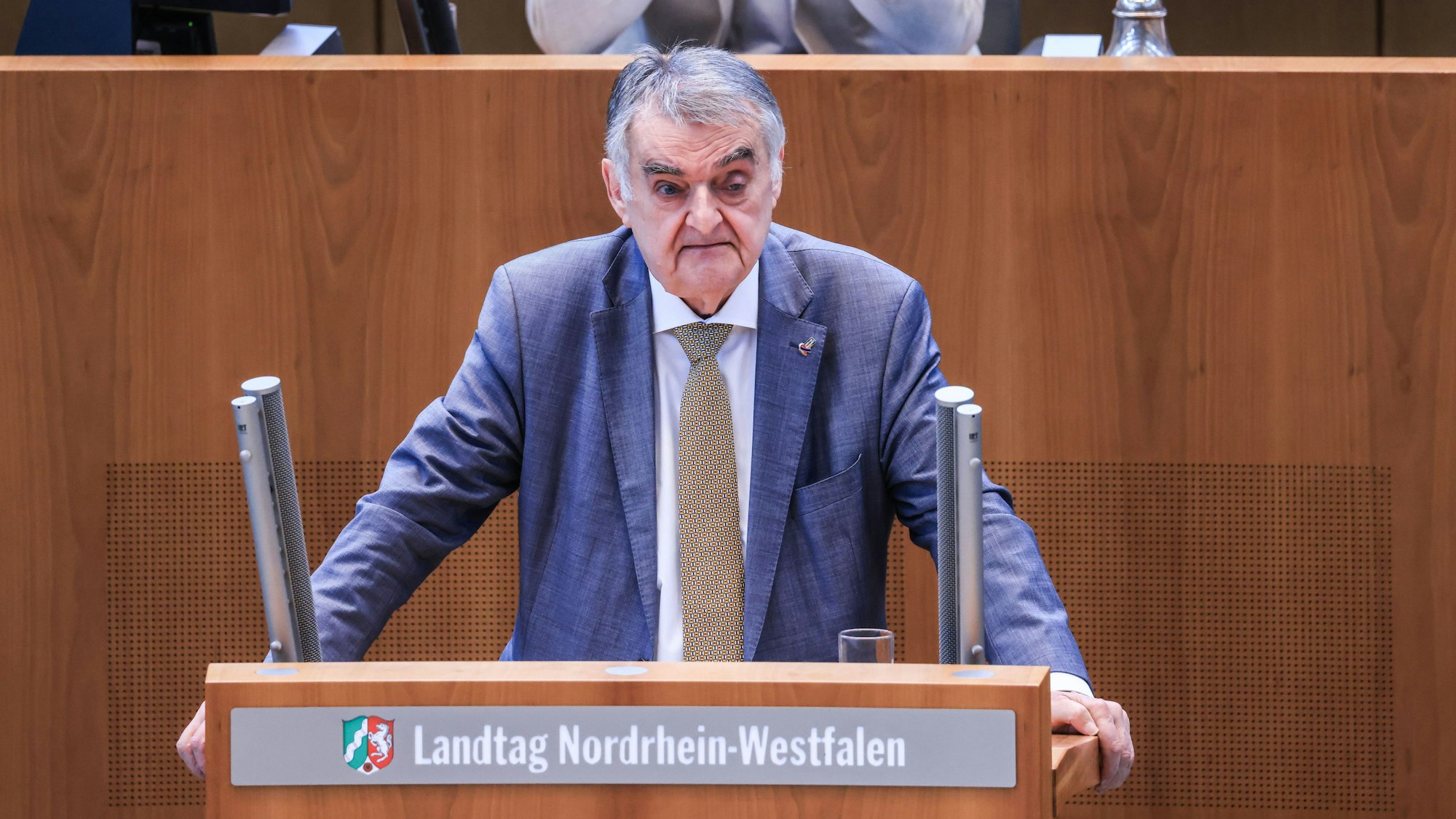 Herbert Reul (CDU), Innenminister von Nordrhein-Westfalen, spricht in einer Aktuellen Stunde.