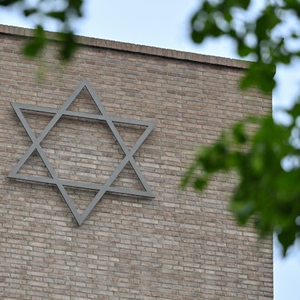 Ein Davidstern ist am Gebäude des neuen Synagogenzentrums Potsdam zu sehen.