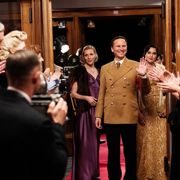 Ein Portrait aus der Täterperspektive: Magda Goebbels (Franziska Weisz), Joseph Goebbels (Robert Stadlober) und Lida Baarova (Katja Fellin) bei einer Filmpremiere.