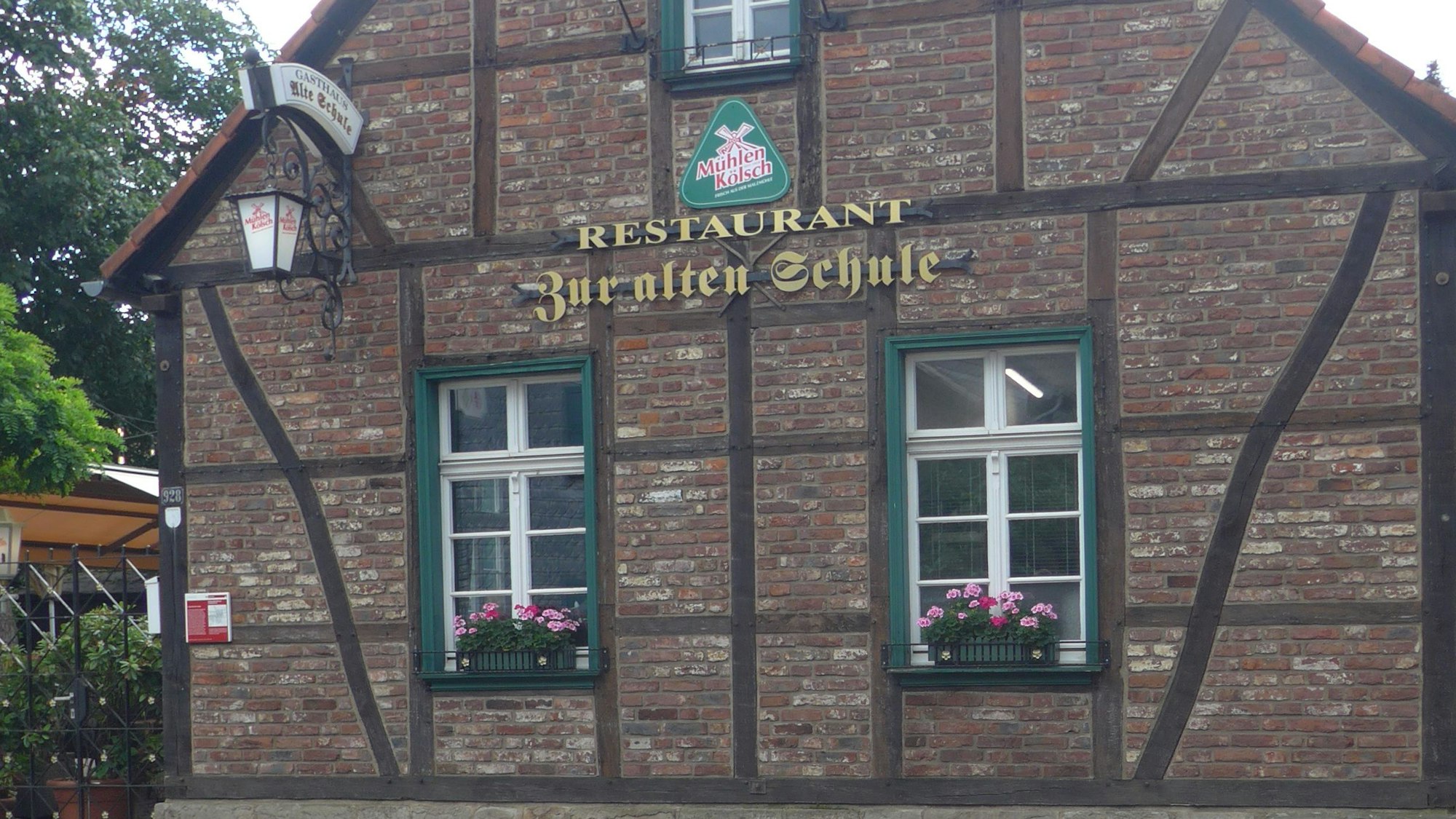 Sascha Halm führt das Gasthaus Alte Schule in Köln-Brück