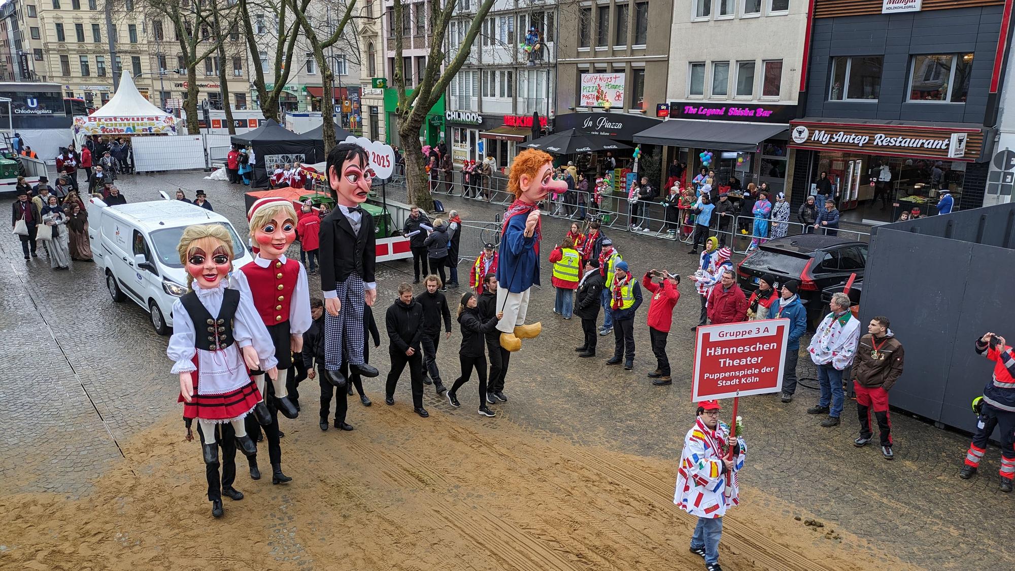 Großfiguren des Hänneschen-Theaters