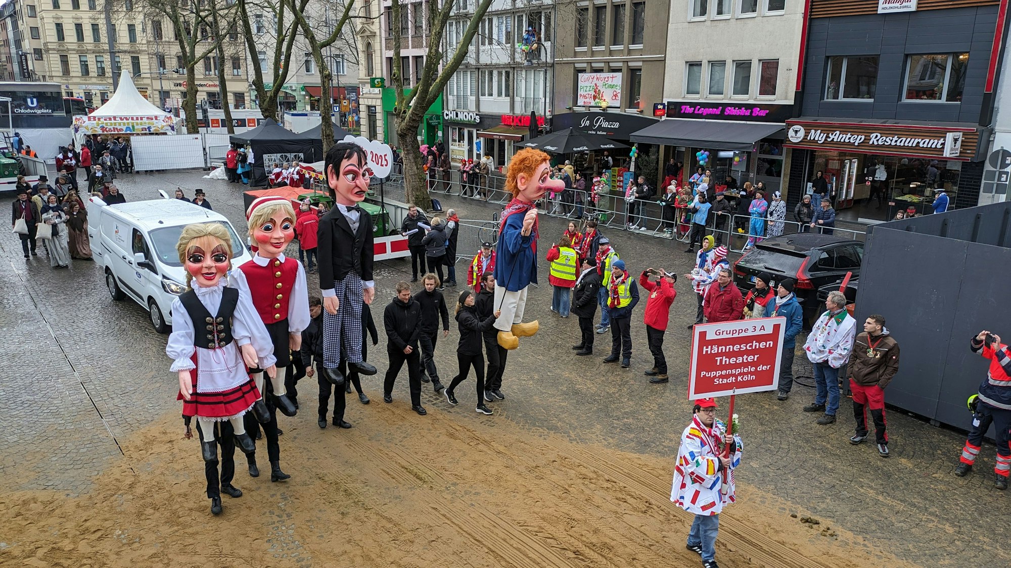 Großfiguren des Hänneschen-Theaters