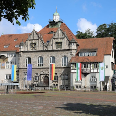 Das Rathaus in Bergisch Gladbach am Konrad-Adenauer-Platz.