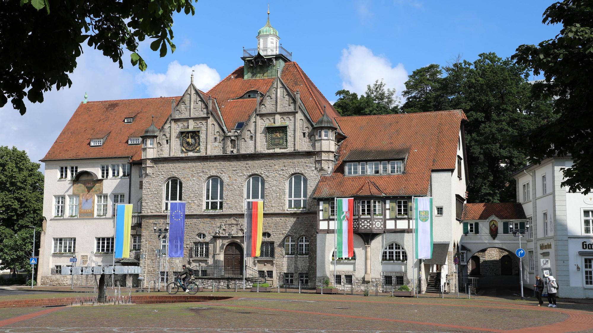Das Rathaus in Bergisch Gladbach am Konrad-Adenauer-Platz.