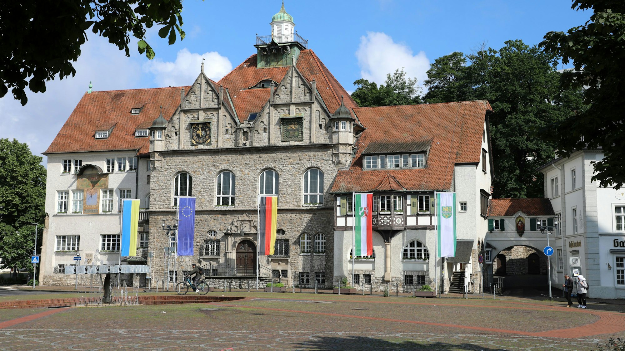 Bergisch Gladbacher Rathaus in der Innenstadt am - die Gladbacher Politik ist zerstritten wie nie.