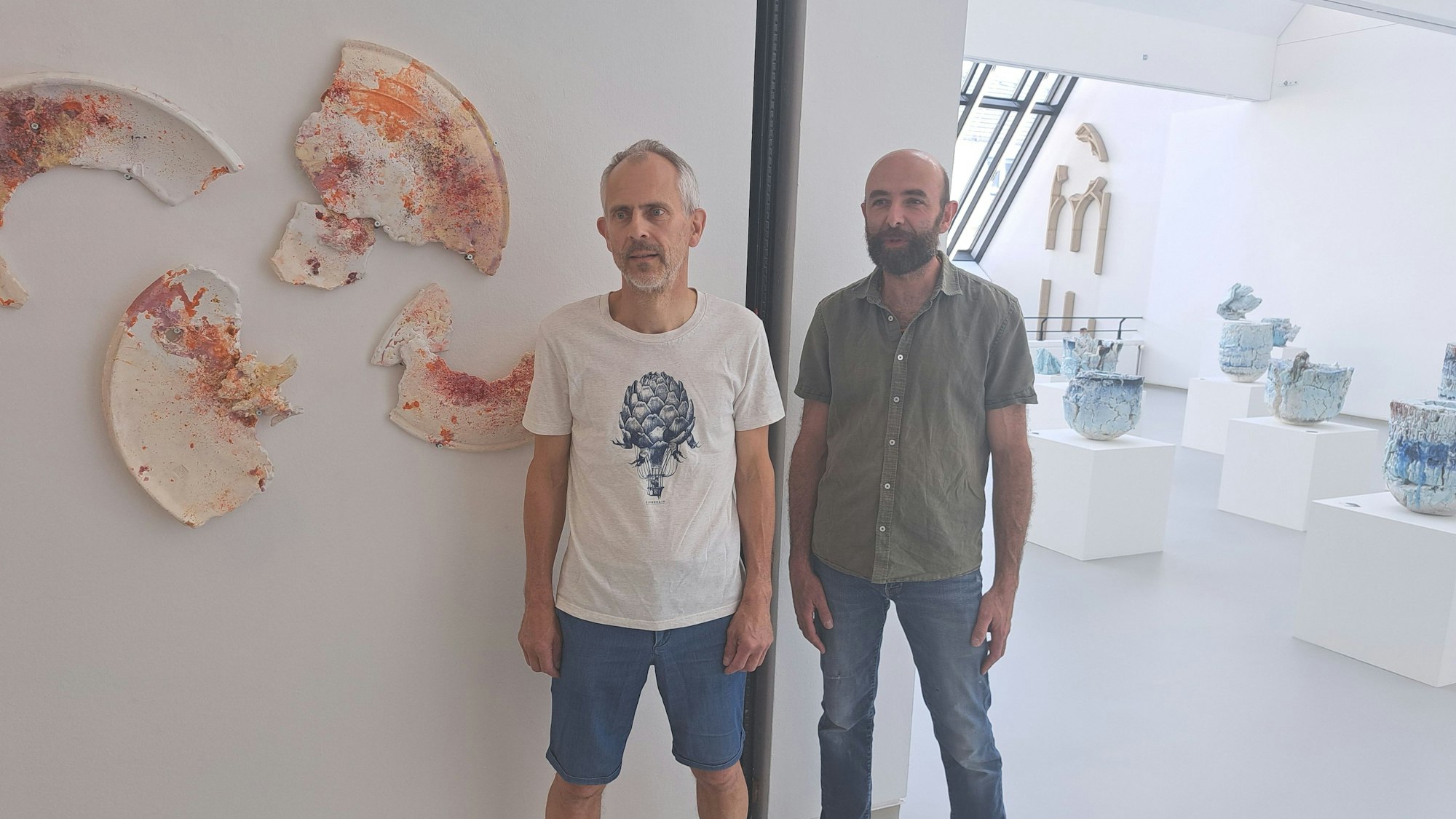 Keramikausstellung "Sculpting Memory" im Siegb urger Stadtmuseum mit Arbeiten der französischen Künstler Laurent petit und Benoit Pouplard.