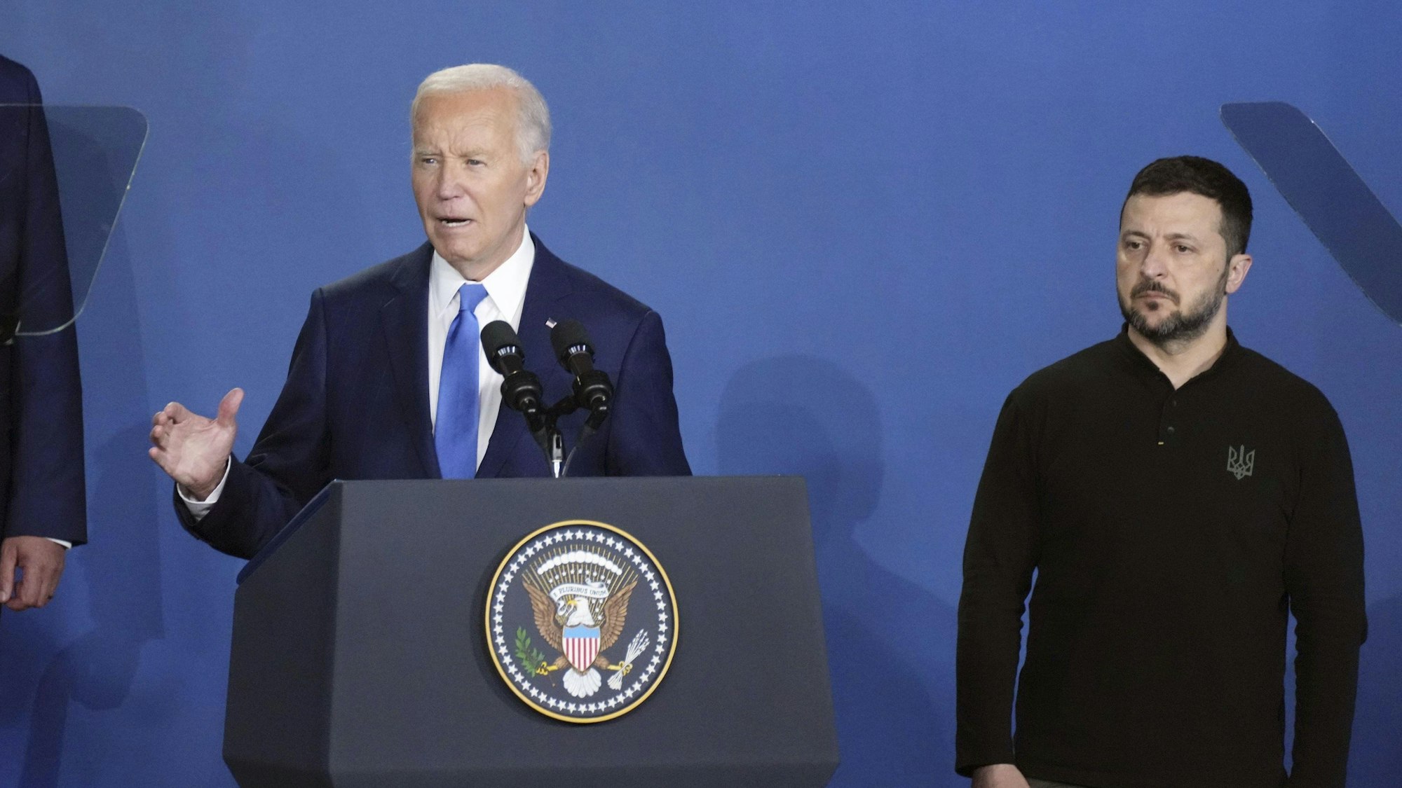 US-Präsident Biden stellte Selenskyj bei Nato-Zeremonie irrtümlich als Putin vor.
