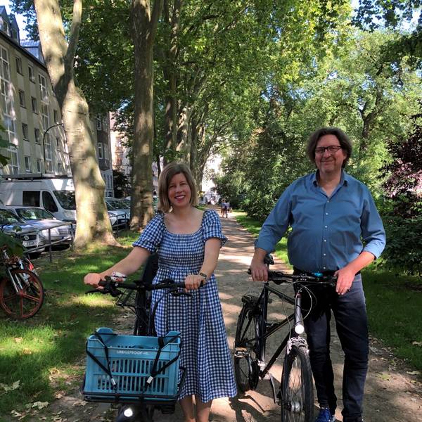Kölns „Fahrradbürgermeisterin“ Anna Genser mit ihrem Vorgänger Reinhold Goss.