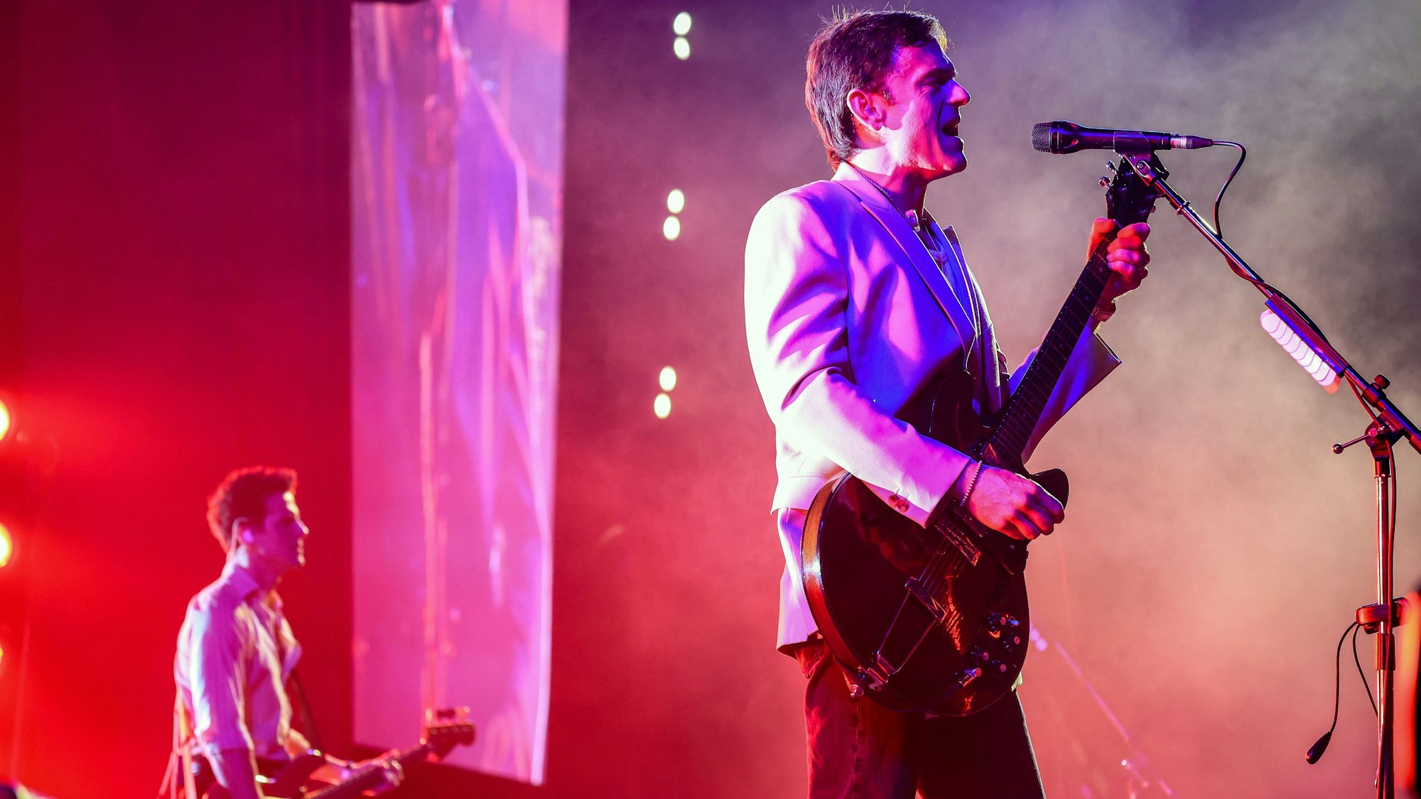 12.07.2024, Köln: Konzert der Band Kings Of Leon in der Lanxess-Arena.