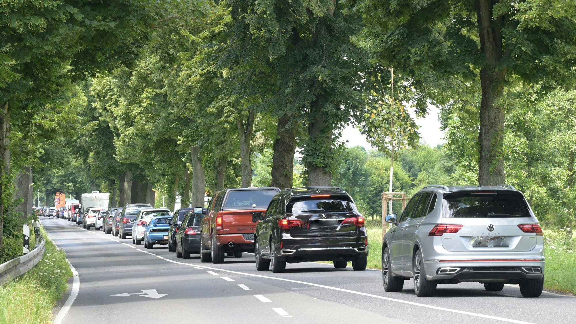 Viel Geduld mussten die Autofahrer rund um die Vollsperrung der A4 bei Overath mitbringen.