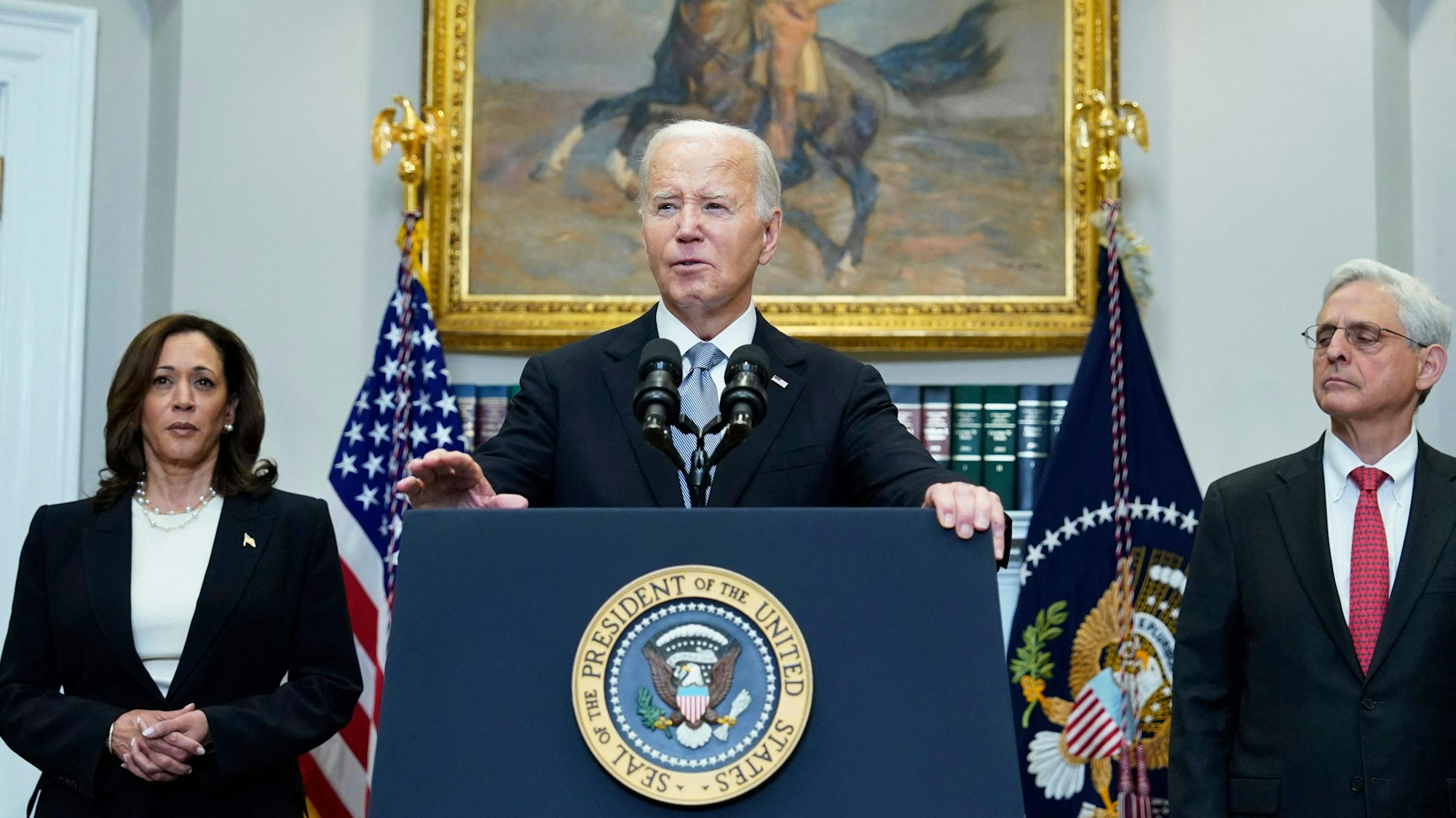US-Präsident Joe Biden spricht aus dem Roosevelt Room des Weißen Hauses, nachdem der ehemalige Präsident Donald Trump einen offensichtlichen Mordanschlag während einer Kundgebung in Pennsylvania überlebt hat.