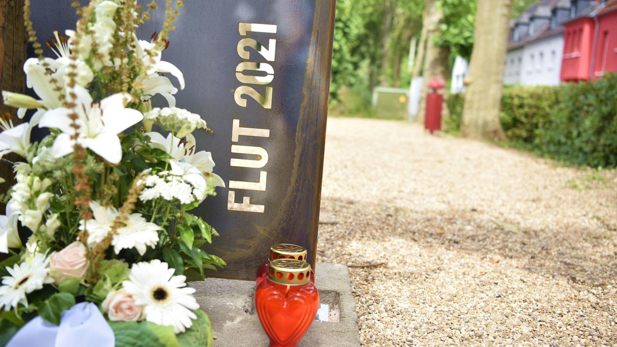 In der Stadt Schleiden erinnern Stelen an die Flutkatastrophe vom 14./15. Juli 2021.