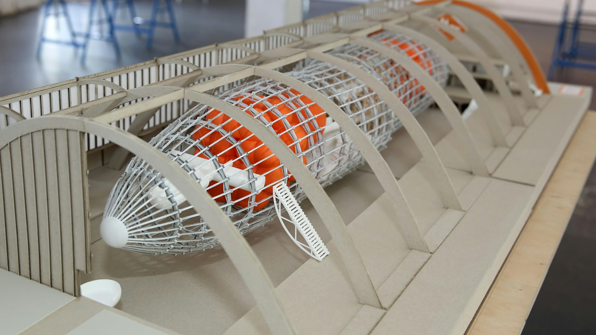 Ein riesiger Zeppelin mit Nutzungsflächen im Inneren: der Entwurf von Carlos Zamora-Gonzalez.