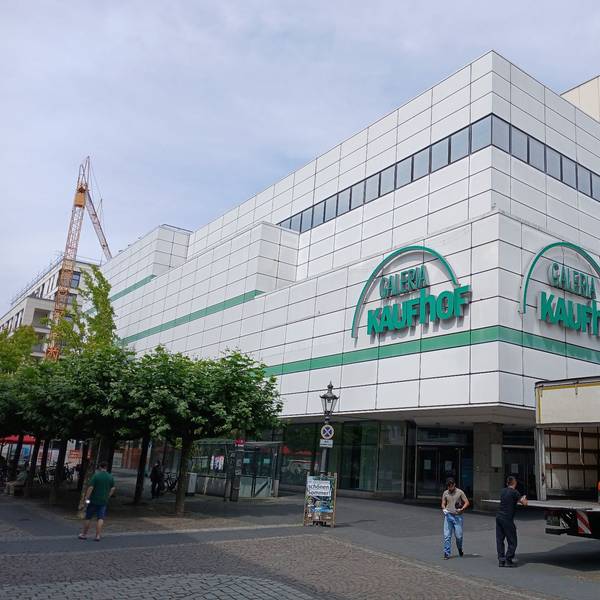 Das ehemalige Kaufhof-Gebäude in der Siegburger Innenstadt.