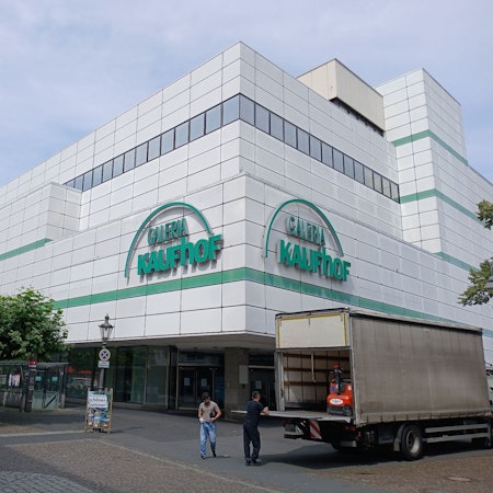 Das ehemalige Kaufhof-Gebäude in der Siegburger Innenstadt.
