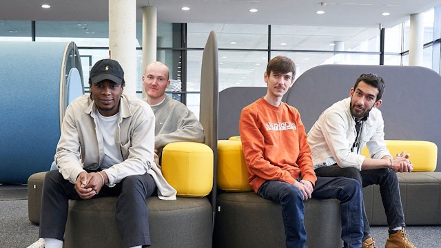 Das Bild zeigt (von links) Morris Schacht, Paul Strebinger, Robin Kraft und Karam Hayani vom Gummersbacher Start-up Accesstra.