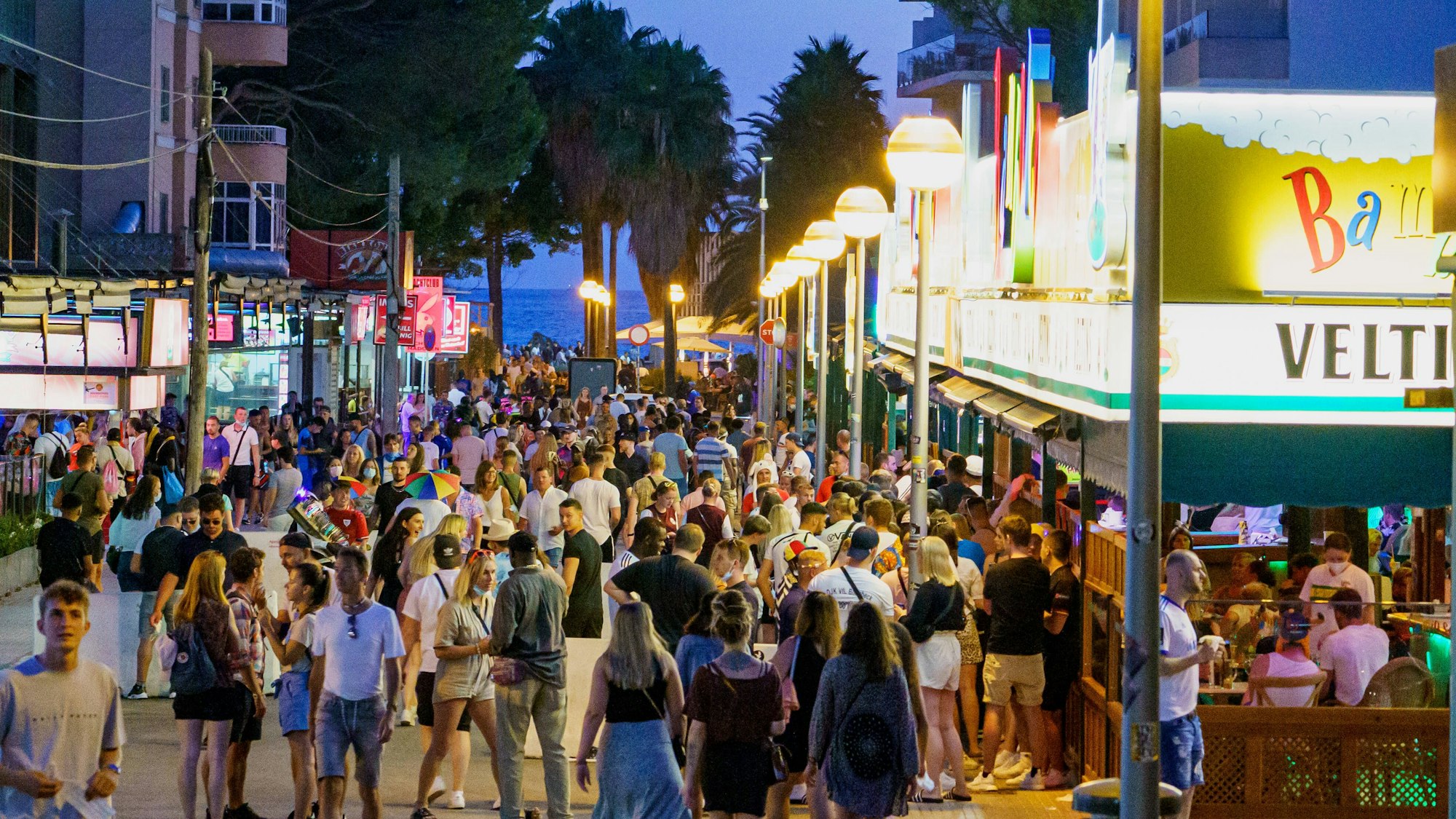 Spanien gehört zu den beliebtesten Urlaubsländern der Welt. 2023 kamen 85 Millionen ausländische Urlauber ins Land.