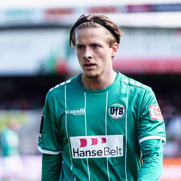 Robin Velasco VfB Luebeck, 21 GER, VfB Luebeck vs. Borussia Dortmund II, Fussball, 3. Liga, Spieltag 34, Saison 2023/2024, 20.04.2024 GER, VfB Luebeck vs. Borussia Dortmund II, Fussball, 3. Liga, Spieltag 34, Saison 2023/2024, 20.04.2024 Luebeck *** Robin Velasco VfB Luebeck, 21 GER, VfB Luebeck vs Borussia Dortmund II, Football, 3 Liga, Matchday 34, Season 2023 2024, 20 04 2024 GER, VfB Luebeck vs Borussia Dortmund II, Football, 3 Liga, Matchday 34, Season 2023 2024, 20 04 2024 Luebeck Copyright: xEibner-Pressefoto/MarcelxvonxFehrnx EP_MFN