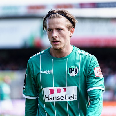 Robin Velasco VfB Luebeck, 21 GER, VfB Luebeck vs. Borussia Dortmund II, Fussball, 3. Liga, Spieltag 34, Saison 2023/2024, 20.04.2024 GER, VfB Luebeck vs. Borussia Dortmund II, Fussball, 3. Liga, Spieltag 34, Saison 2023/2024, 20.04.2024 Luebeck *** Robin Velasco VfB Luebeck, 21 GER, VfB Luebeck vs Borussia Dortmund II, Football, 3 Liga, Matchday 34, Season 2023 2024, 20 04 2024 GER, VfB Luebeck vs Borussia Dortmund II, Football, 3 Liga, Matchday 34, Season 2023 2024, 20 04 2024 Luebeck Copyright: xEibner-Pressefoto/MarcelxvonxFehrnx EP_MFN