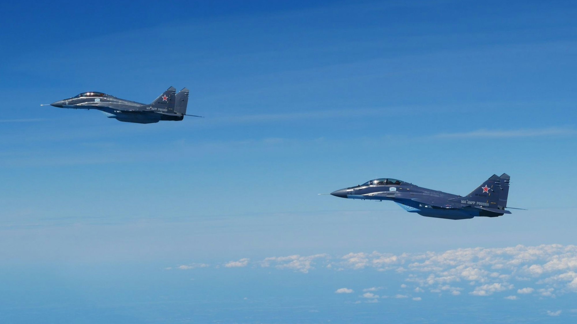 Eurofighter der deutschen Luftwaffe haben über der Ostsee zwei russische Kampfjets vom Typ MIG29 UB abgefangen. Die Provokationen des russischen Militärs nehmen seit Monaten zu.