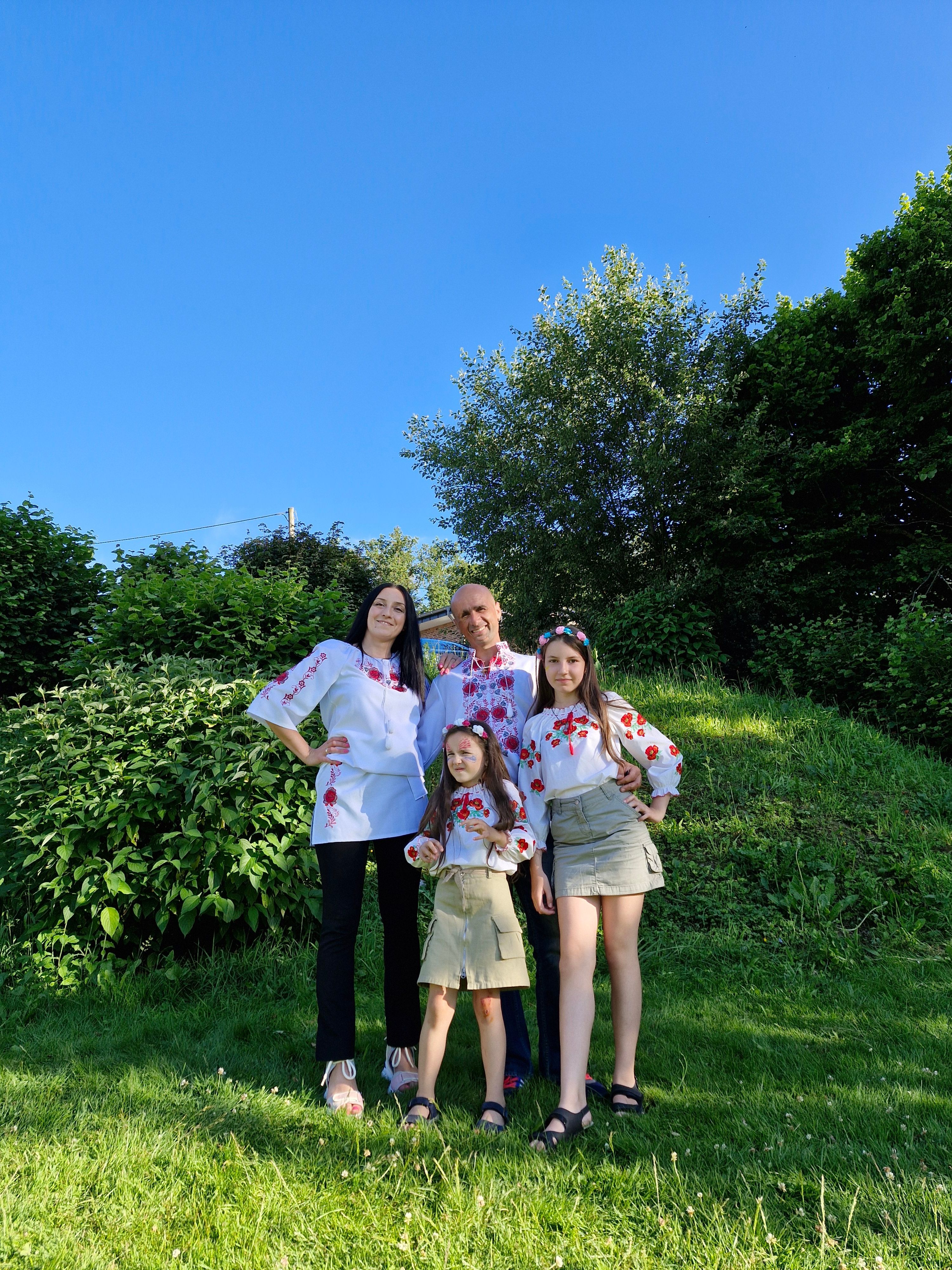 Die bunte Tracht erinnert an die Heimat.