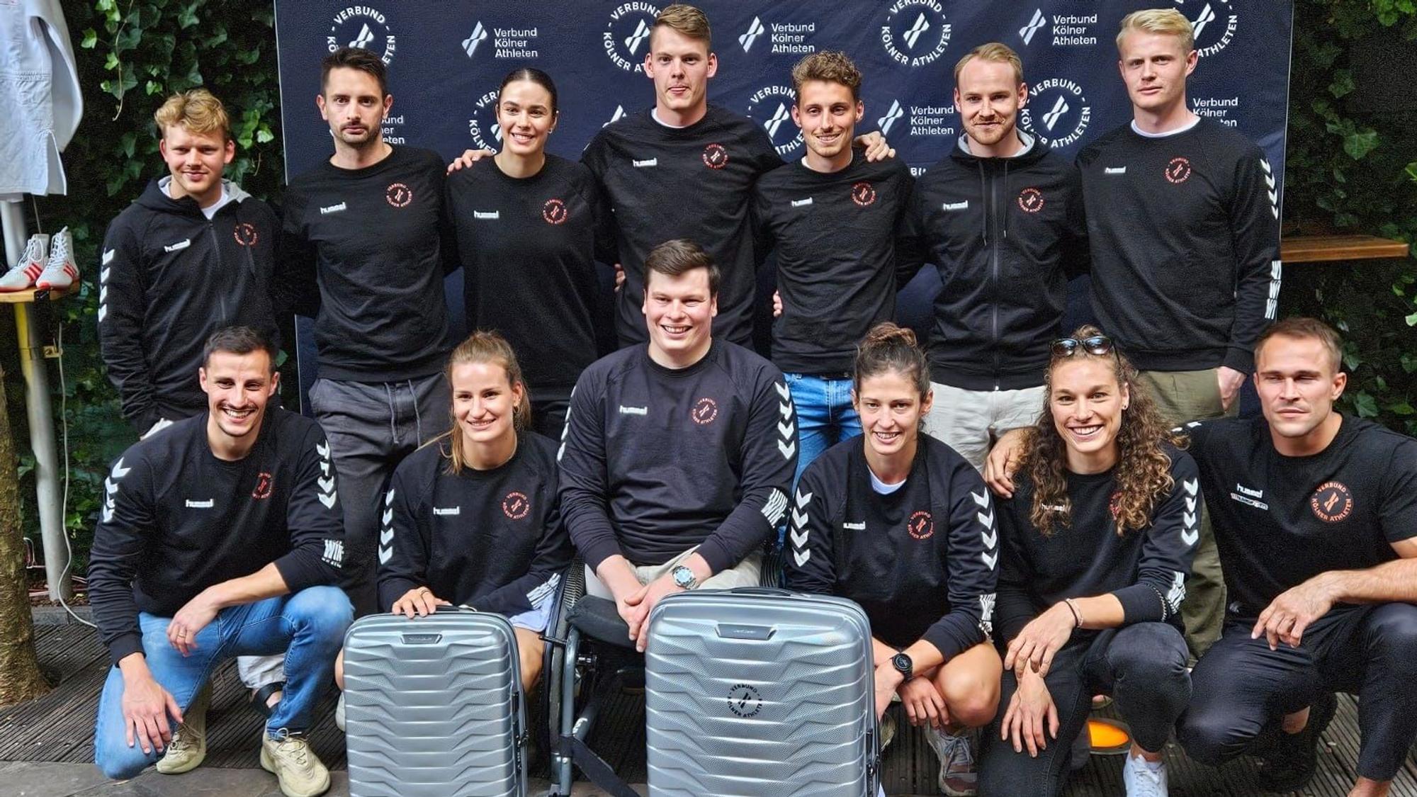 Der Verbund Kölner Athleten, oben (v.r.): Tom Grambusch (Hockey), Christopher Rühr (Hockey), Johannes Grosse (Hockey), Jean Danneberg (Hockey), Steffi von Berge (Boxen), Matyas Szabo (Fechten), Thies Prinz (Hockey). Unten (v.r.): Alexander Wieczerzak, (Judo), Leonie Fiebig (Bob), Miriam Butkereit (Judo), Lukas Schiwy (Sitzvolleyball), Anna-Maria Wagner (Judo), Timur Oruz (Hockey)