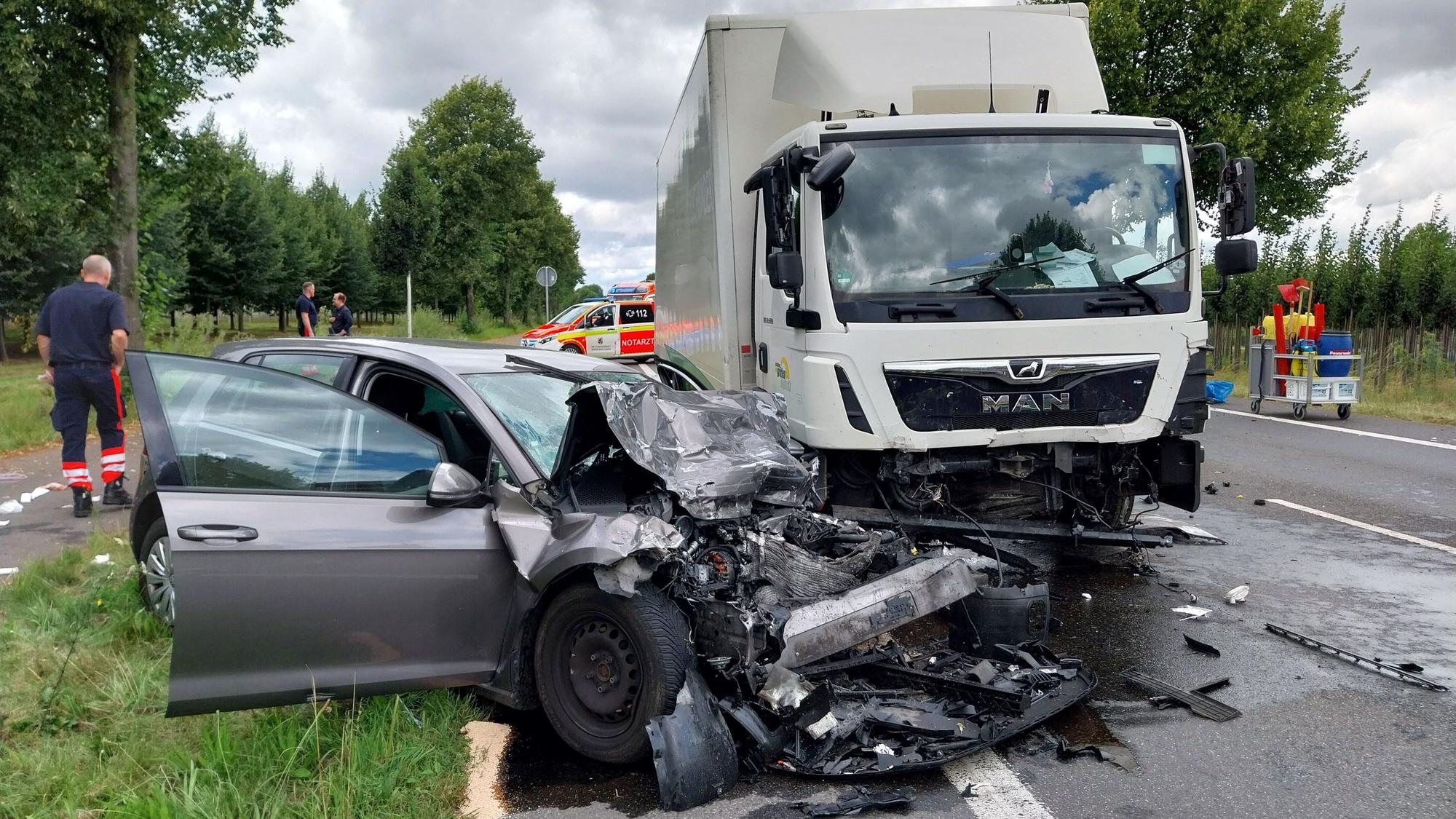 Auf der L158 zwischen Rheinbach und Meckenheim hat es am Dienstagvormittag einen schweren Unfall gegeben. Dabei kam eine Person ums Leben.