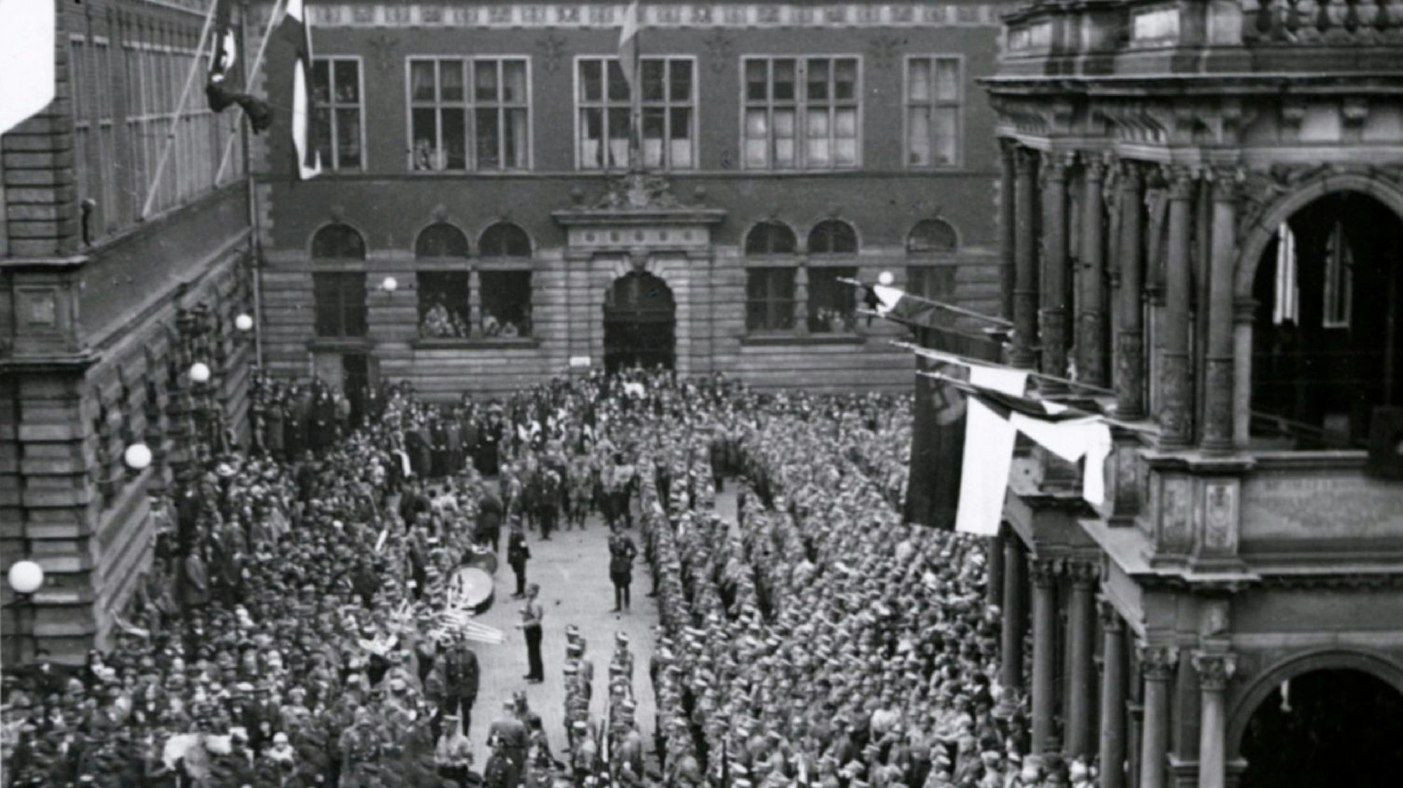 Einen Tag nach der Kommunalwahl am 13. März 1933 übernahmen die Nationalsozialisten die Macht im Rathaus.