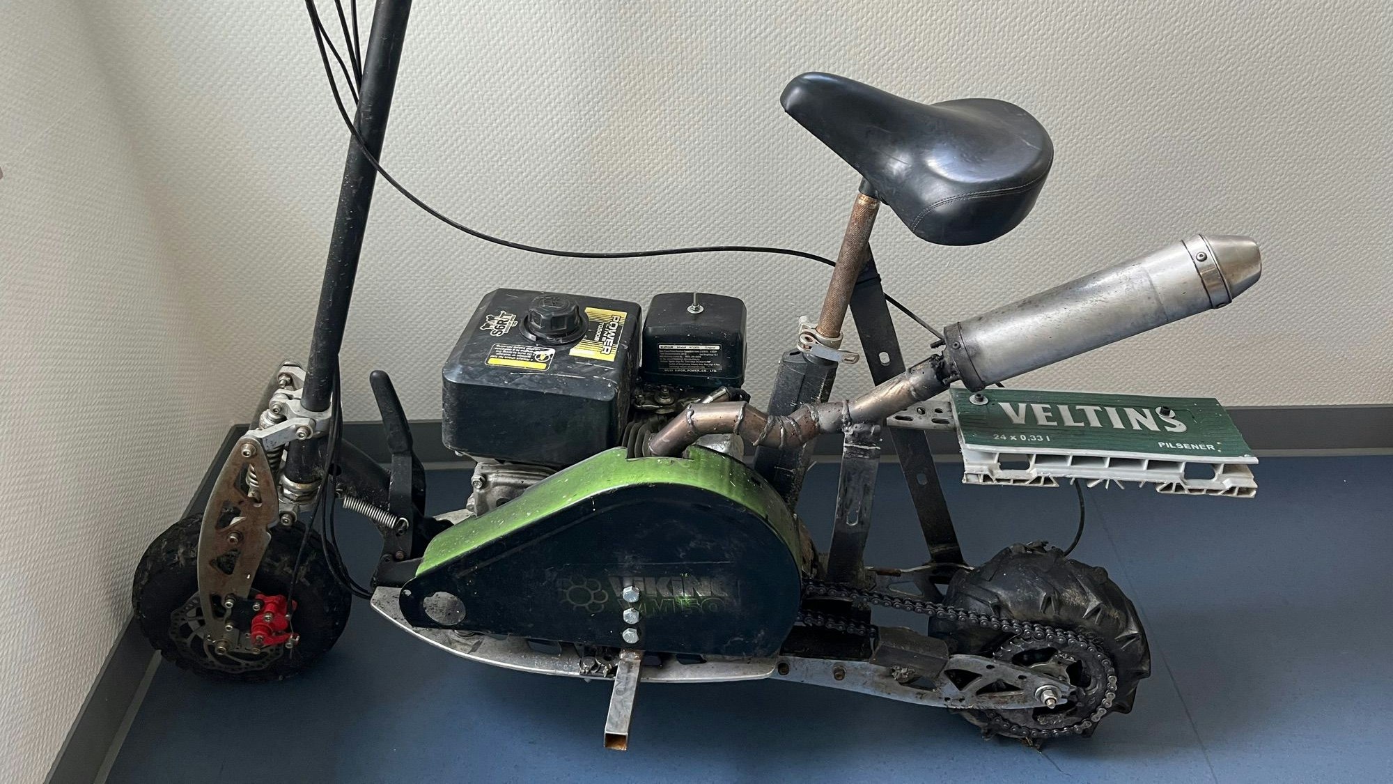 Der E-Scooter mit Verbrennungsmotor.