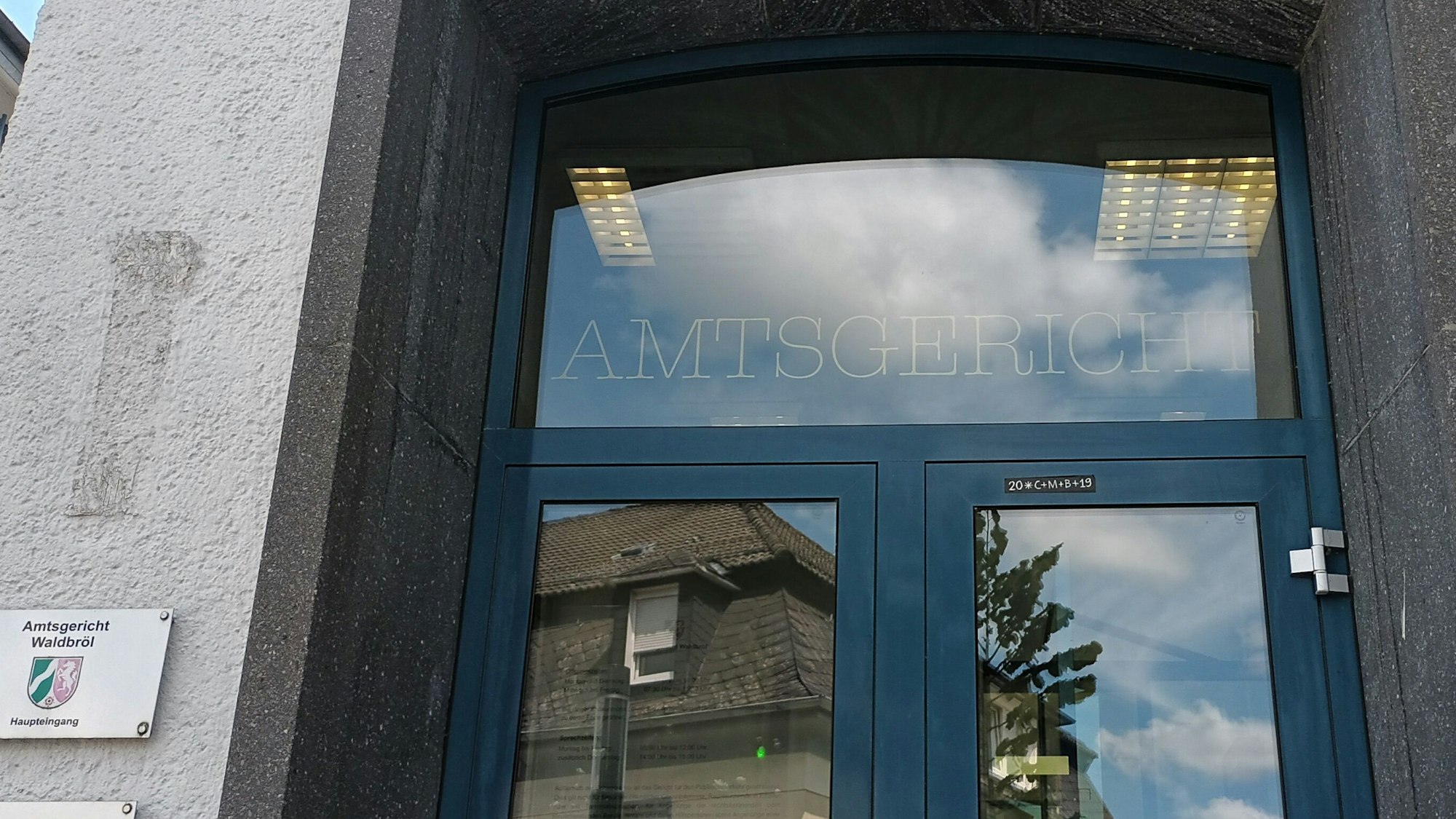 Eingang des Amtsgerichts Waldbröl