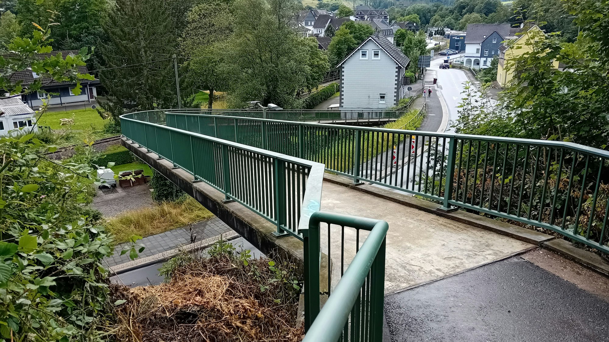 Die Fußgängerbrücke in Bielstein.
