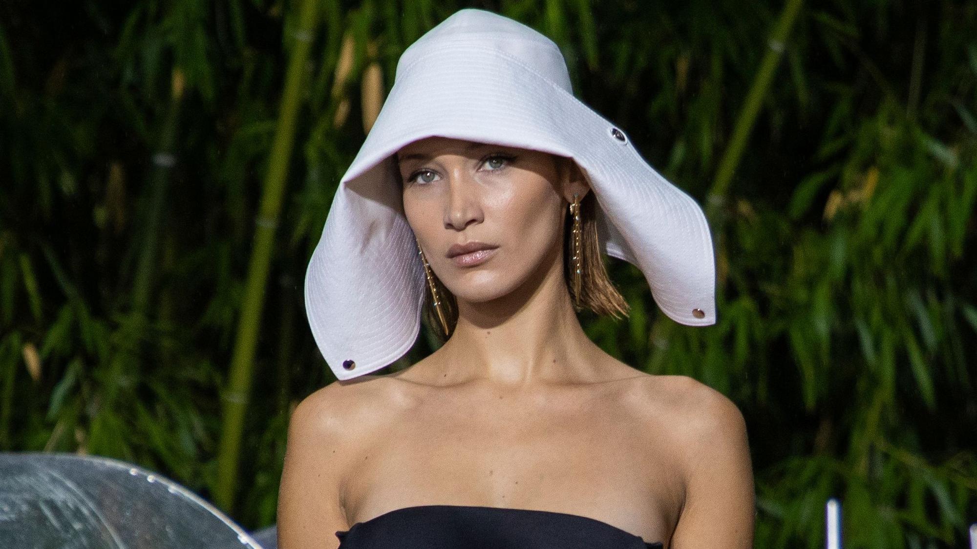 Model Bella Hadid auf dem Laufsteg bei der Fashion Week in Paris am 25. September 2019. (Archivbild)