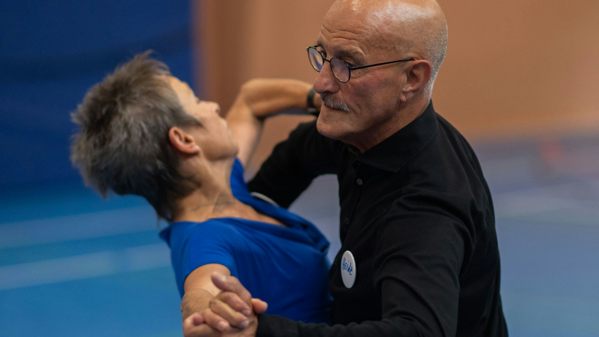 Das Bild zeigt das Tanzpaar Monika und Heinrich Schmitz in Aktion.