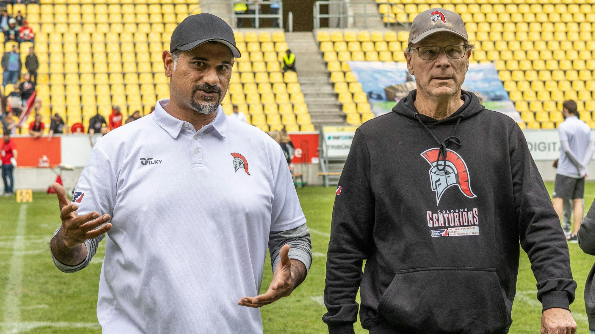 European League of Football, Cologne Centurions vs. Madrid Bravos, Aachen, 15.6.2024 Jag Bal Defensive Coordinator Cologne Centurions & Gregg Brandon Head Coach Cologne Centurions, Cologne Centurions vs. Madrid Bravos am 15.6.2024, Tivoli, Aachen *** European League of Football, Cologne Centurions vs Madrid Bravos, Aachen, 15 6 2024 Jag Bal Defensive Coordinator Cologne Centurions Gregg Brandon Head Coach Cologne Centurions , Cologne Centurions vs Madrid Bravos on 15 6 2024, Tivoli, Aachen Copyright: xBEAUTIFULxSPORTS/MarcxJungex