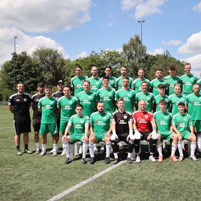 Mannschaftsfoto  der Bezirksliga-Fußballer des TuS Lindlar.