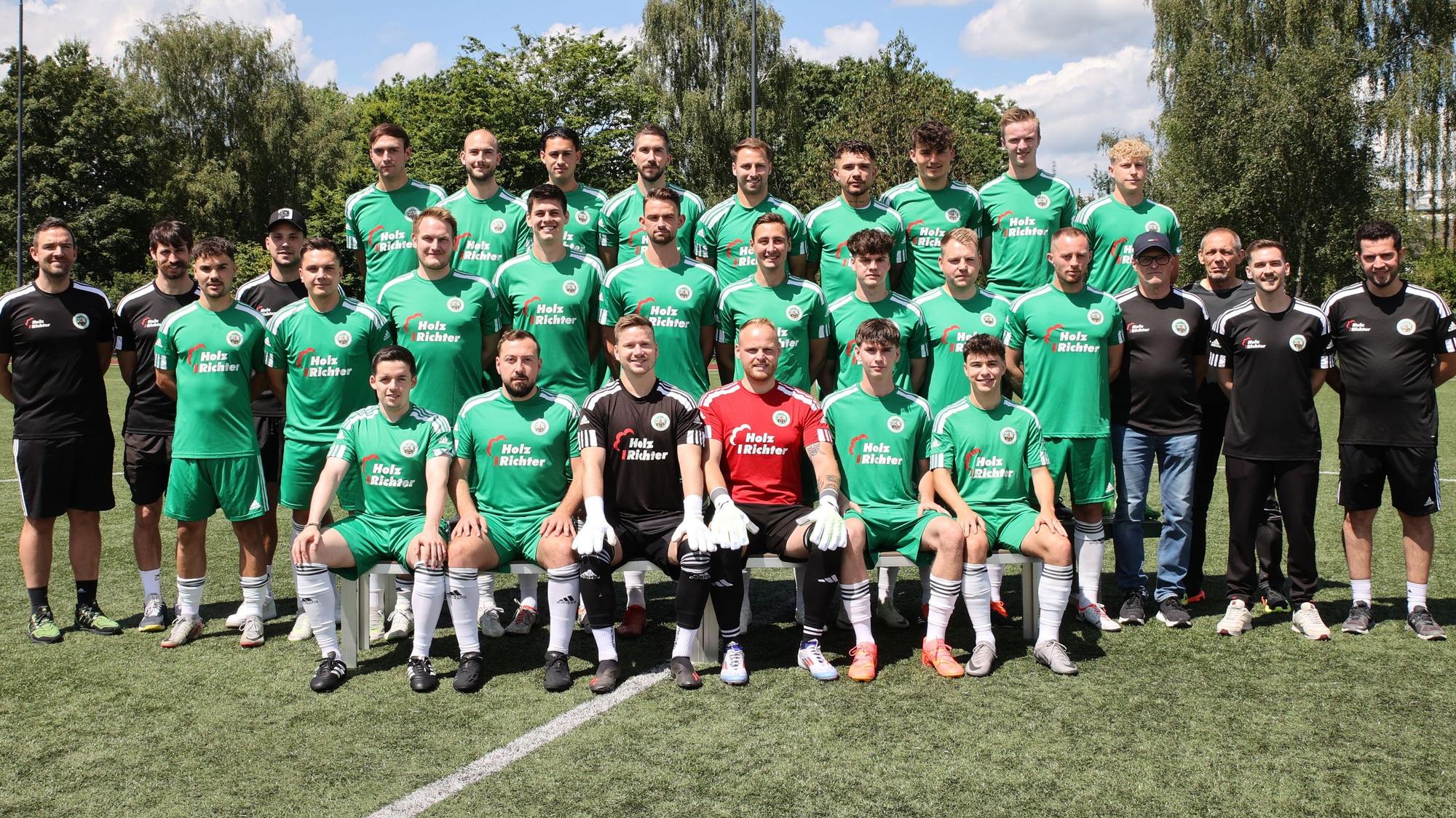 Mannschaftsfoto der Bezirksliga-Fußballer des TuS Lindlar.