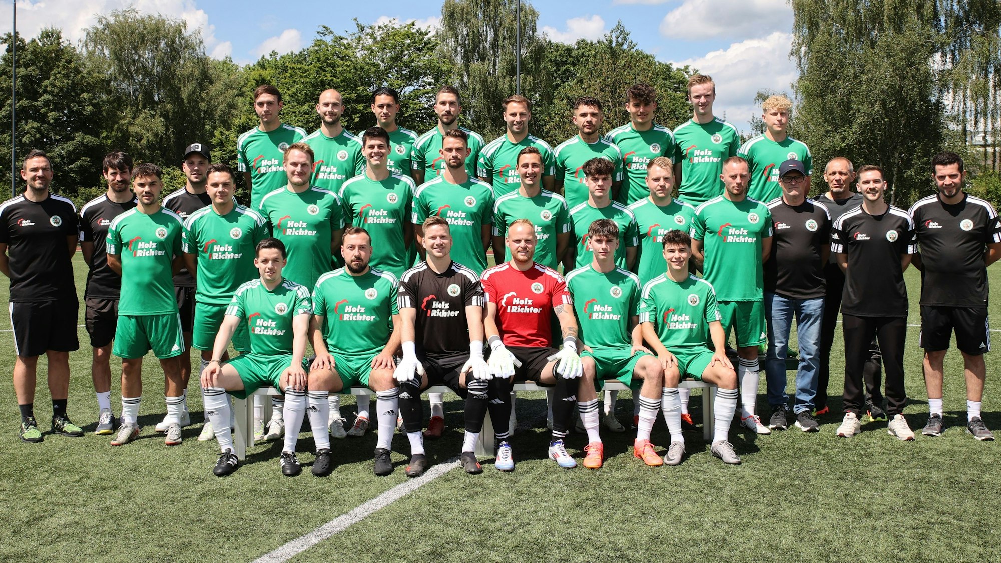 Mannschaftsfoto  der Bezirksliga-Fußballer des TuS Lindlar.
