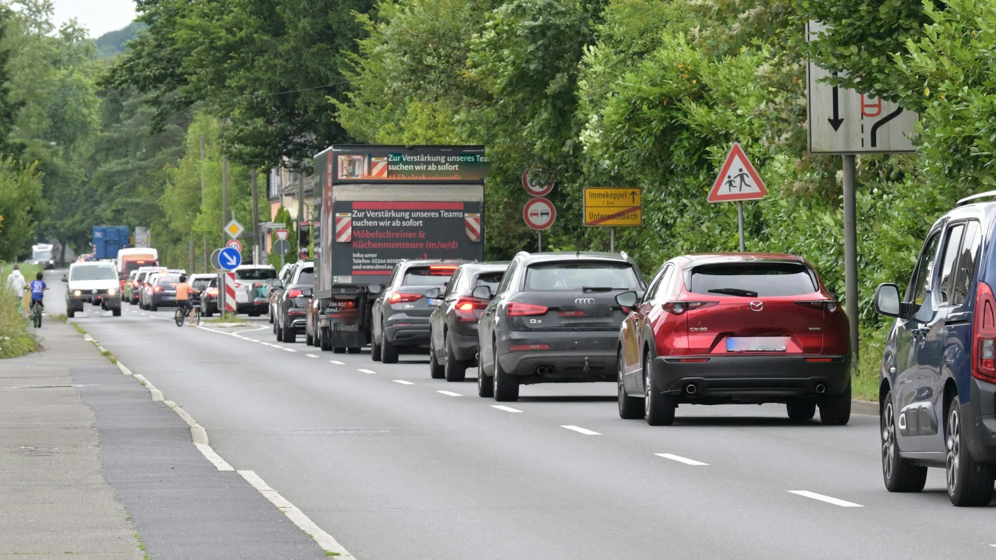 Baustelle-Sperrung-A4- Stau -Umleitung
Zwischen Untereschbach und Immekeppel