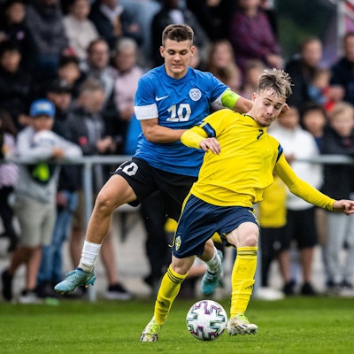 230831 Estlands Patrik Kristal och Sveriges Neo Jönsson under träningslandskampen i fotboll mellan Sverige P16 och Estland P16 den 31 augusti 2023 i Höganäs. *** 230831 Estonias Patrik Kristal and Swedens Neo Jönsson during the international football training match between Sweden P16 and Estonia P16 on August 31, 2023 in Höganäs, Sweden. PUBLICATIONxNOTxINxSWExNORxAUT Copyright: CHRISTOFFERxBORGxMATTISSON BB230831CB027