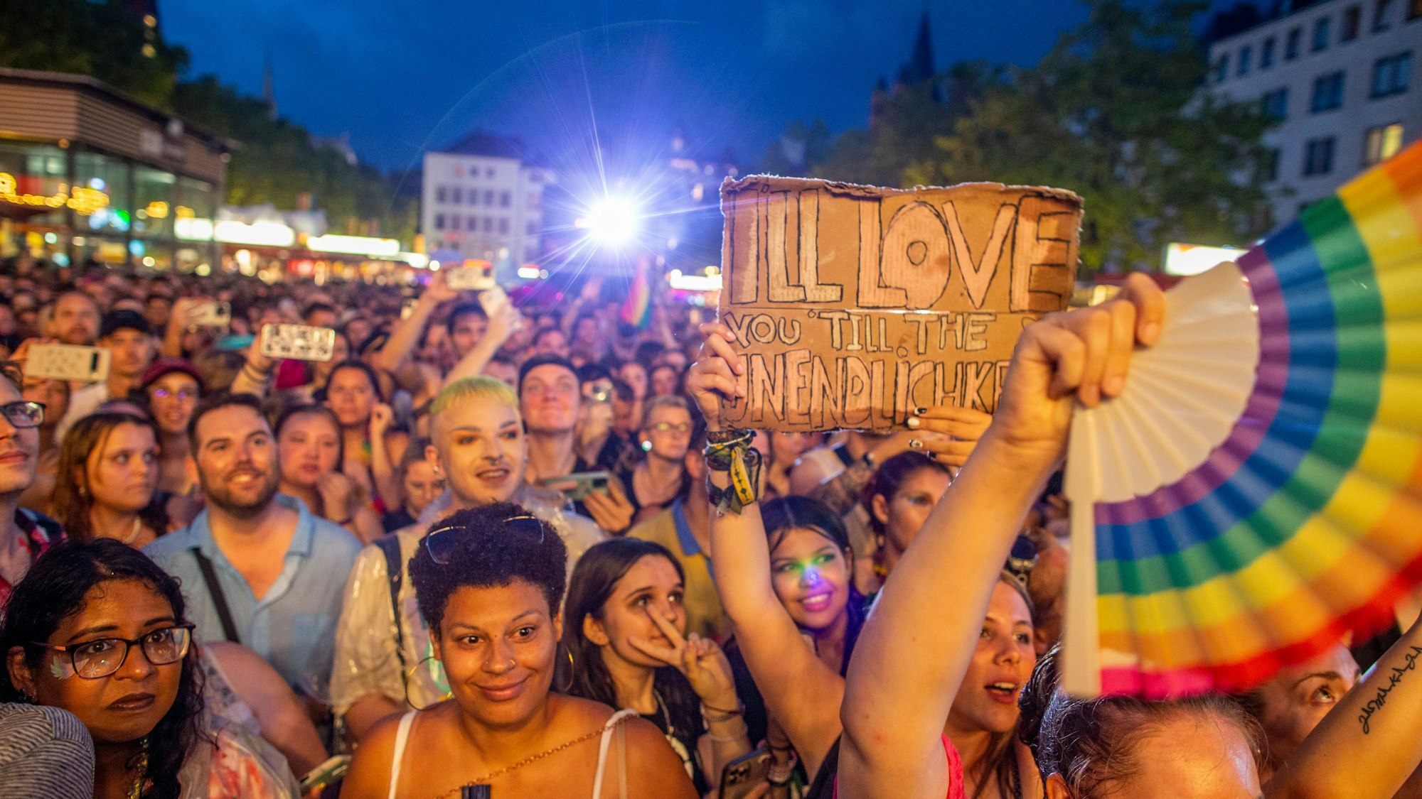 Fans von Tokio Hotel.