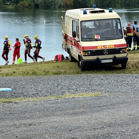 150 Einsatzkräfte waren am Rotter See im Einsatz.