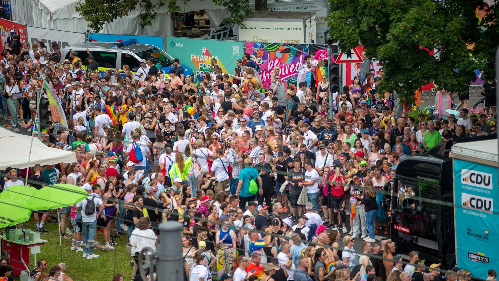 Großer Andrang am Rande der Parade.
