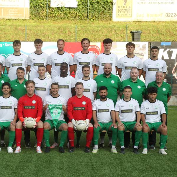 Teamvorstellung Saison 2024/25 Fußball Landesliga FV Bad Honnef
Edward Penner (oben, von links), Eladan Islamovic, Nicolas Schwarz, Lukas Drößler, Marco Poetes, Philipp Strom, Max Lorenz, Elhan Islamovic, Sidar Ali Simsik, Trainer Benni Krayer (Mitte, von links), Co-Trainer Adrian Purowski, Co-Trainer Manfred Pieck, Sportlicher Leiter Stefan Bung, Fritz Spürkel, Lionel Lumina, Markus Wiemer, Torwart-Trainer Rodrigo Dias Ferreira, Betreuer Benny Bellinghausen, Betreuer Uwe Krüger, Mehrshad Tahani Bidmeshki, Achraf Fakhour, David Mitkas, Nicolas Tischler, Pawel Klos, Morice Zumhoff, Mustafa Gök, Vladyslav Cheltsov und Alihan Zor vom FV Bad Honnef.
