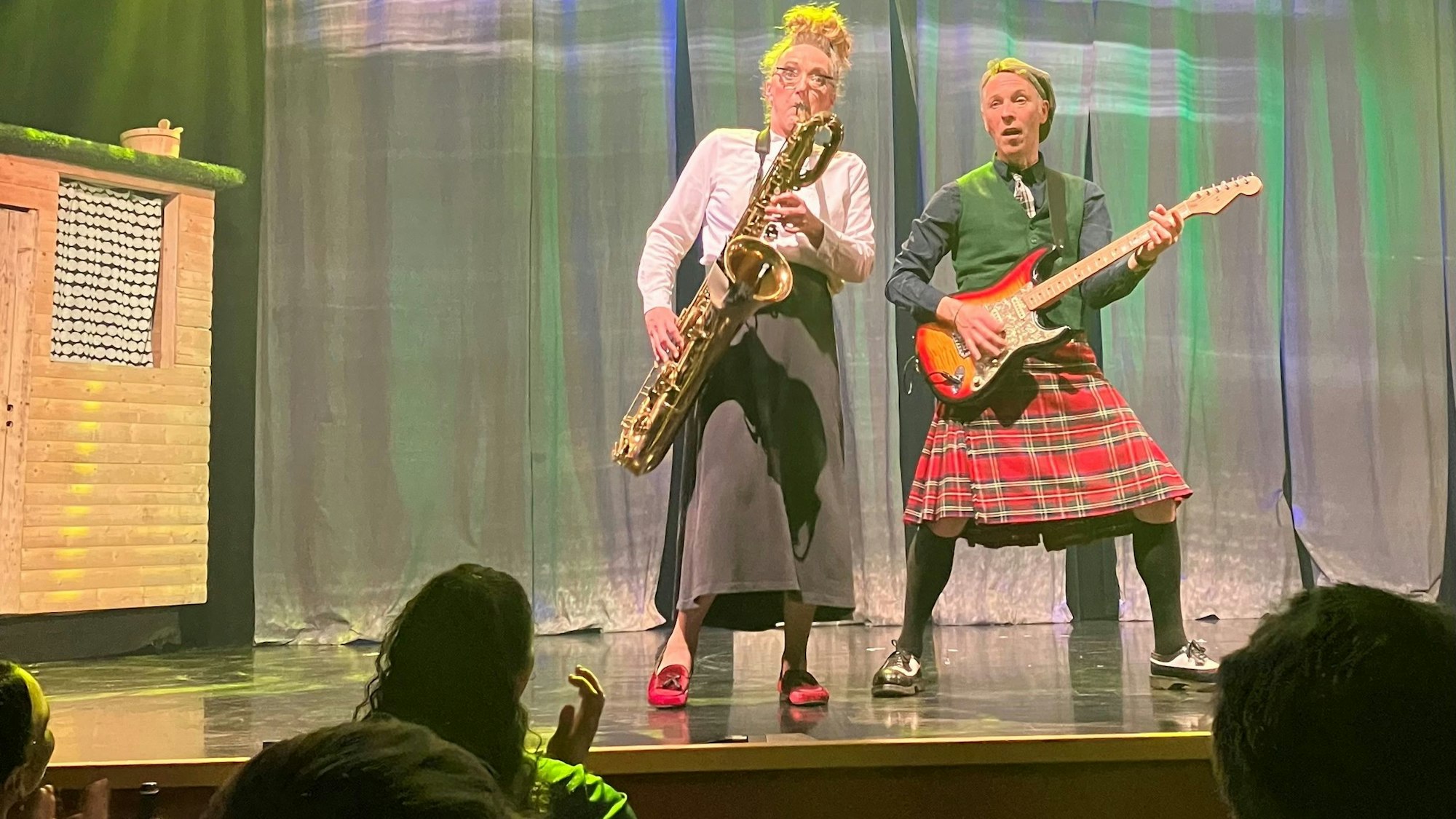 Zwei Musiclowns auf der Bühne des GOP Bonn